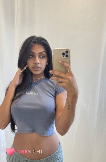 SEXY LUCY Dubai 25 years old Photo SEXY LUCY Dubai 25 years old